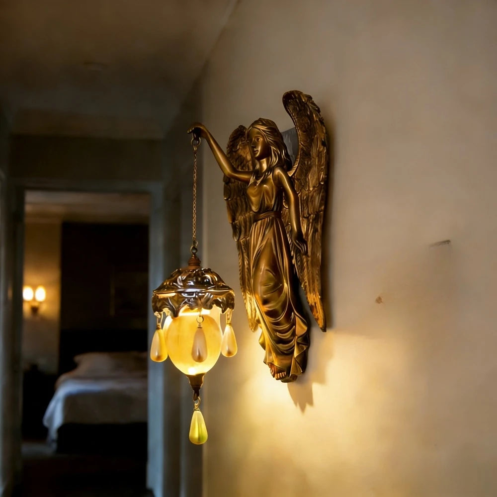 lampe murale mythologique sculptée personnages feuilles verre translucide bronze verte decorative fantastique