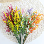 décoration intérieure moderne bouquet artificiel lavande violet rouge jaune vase minimaliste