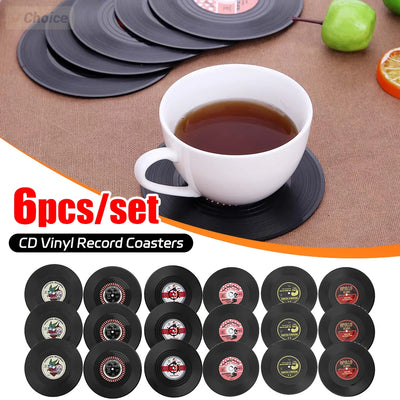 Set de 6 sous-verres ronds vintage CD vinyle sur table en bois