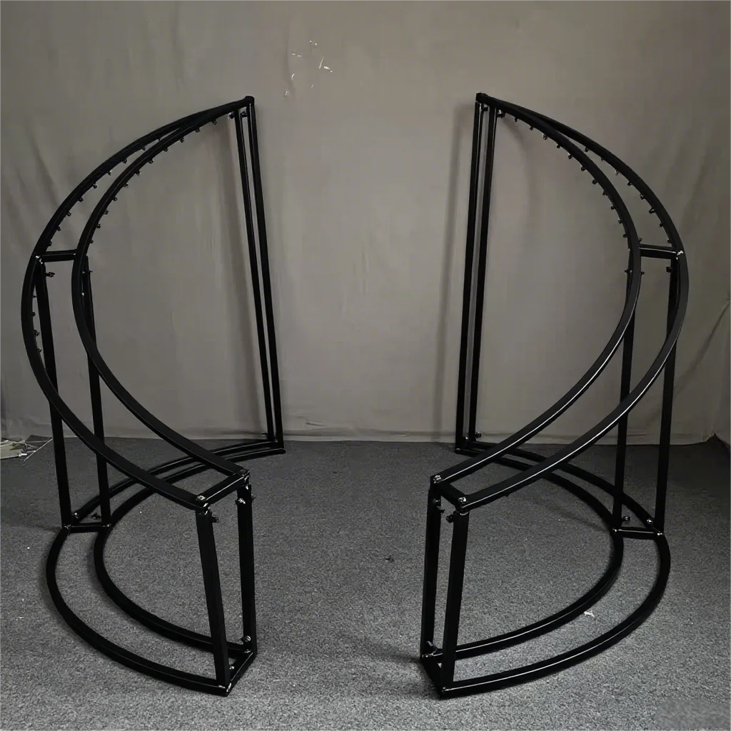 structures decoratives metalliques blanc noir modernes hauteur 130cm largeur 150cm assemblees deux parties