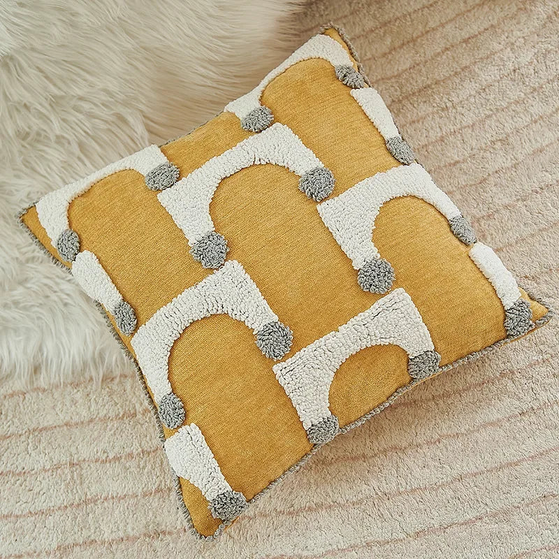 coussin décoratif moderne motif géométrique jaune gris beige texture bouclée canapé salon