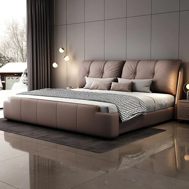 lit moderne tête lit capitonnée blanc crème oreillers couverture carreaux