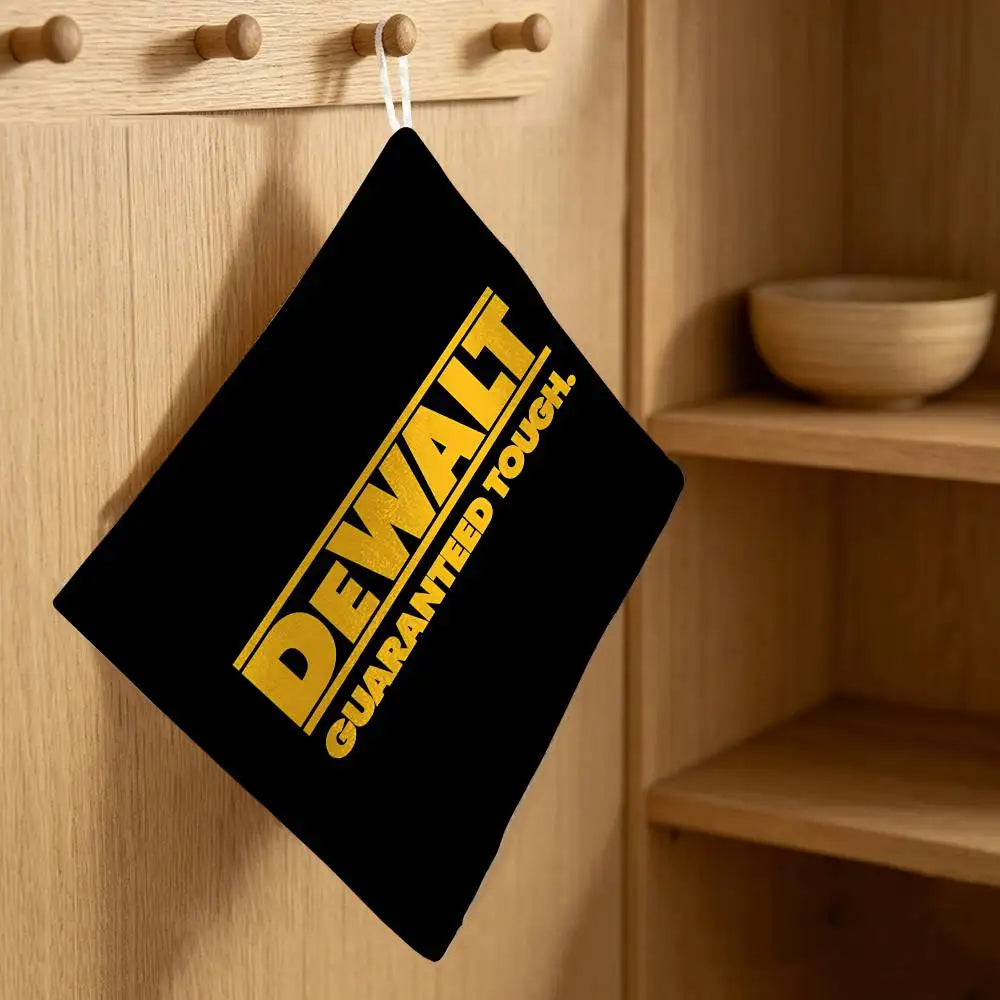 serviette cuisine jaune noir logo dewalt étoiles dorées séchage rapide pratique moderne
