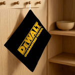 serviette cuisine jaune noir logo dewalt étoiles dorées séchage rapide pratique moderne