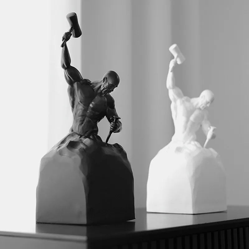 statuette homme marteau résine noir blanc moderne sculpture décorative maison salon