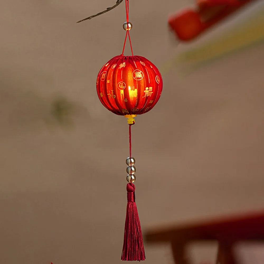 lanterne traditionnelle rouge poissons dorés éclatants pompon cordelette mariage anniversaire noël