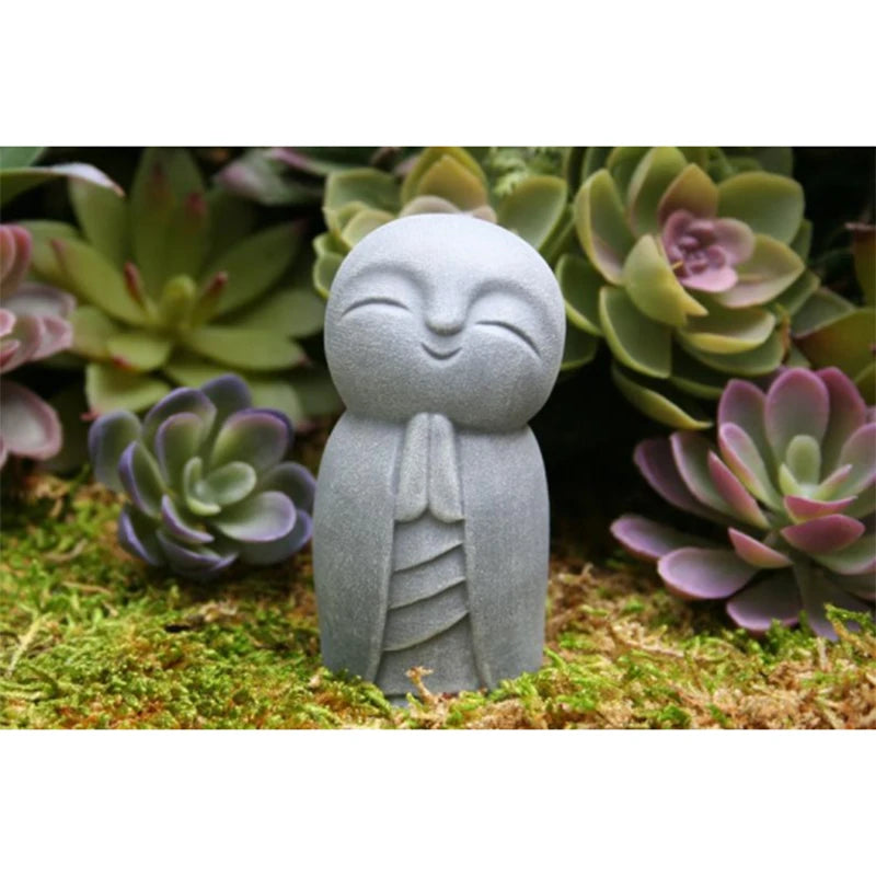 statuette bouddha jizo résine gris clair minimaliste moderne décoration jardin sans motif opaque