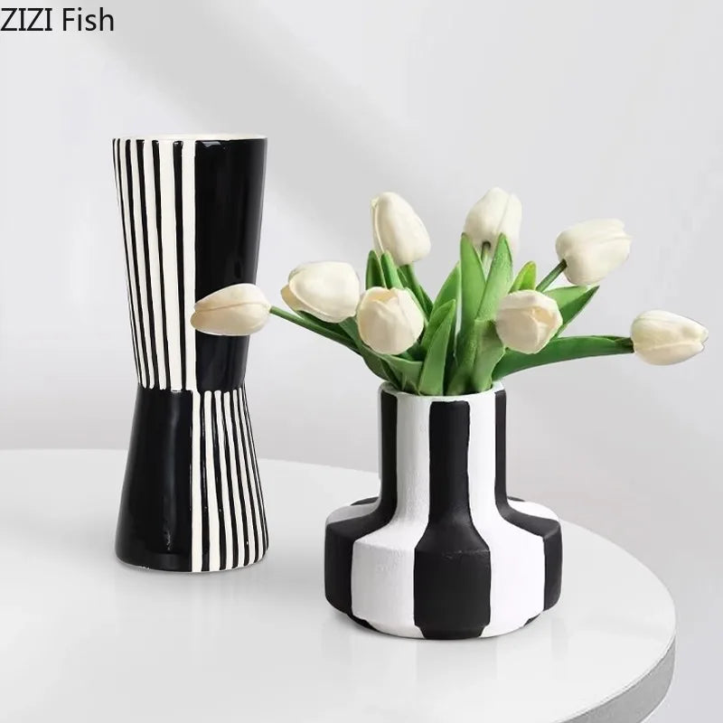 vase céramique noir blanc moderne rayures checkerboard décoration table arrangement fleurs