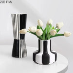 vase céramique noir blanc moderne rayures checkerboard décoration table arrangement fleurs