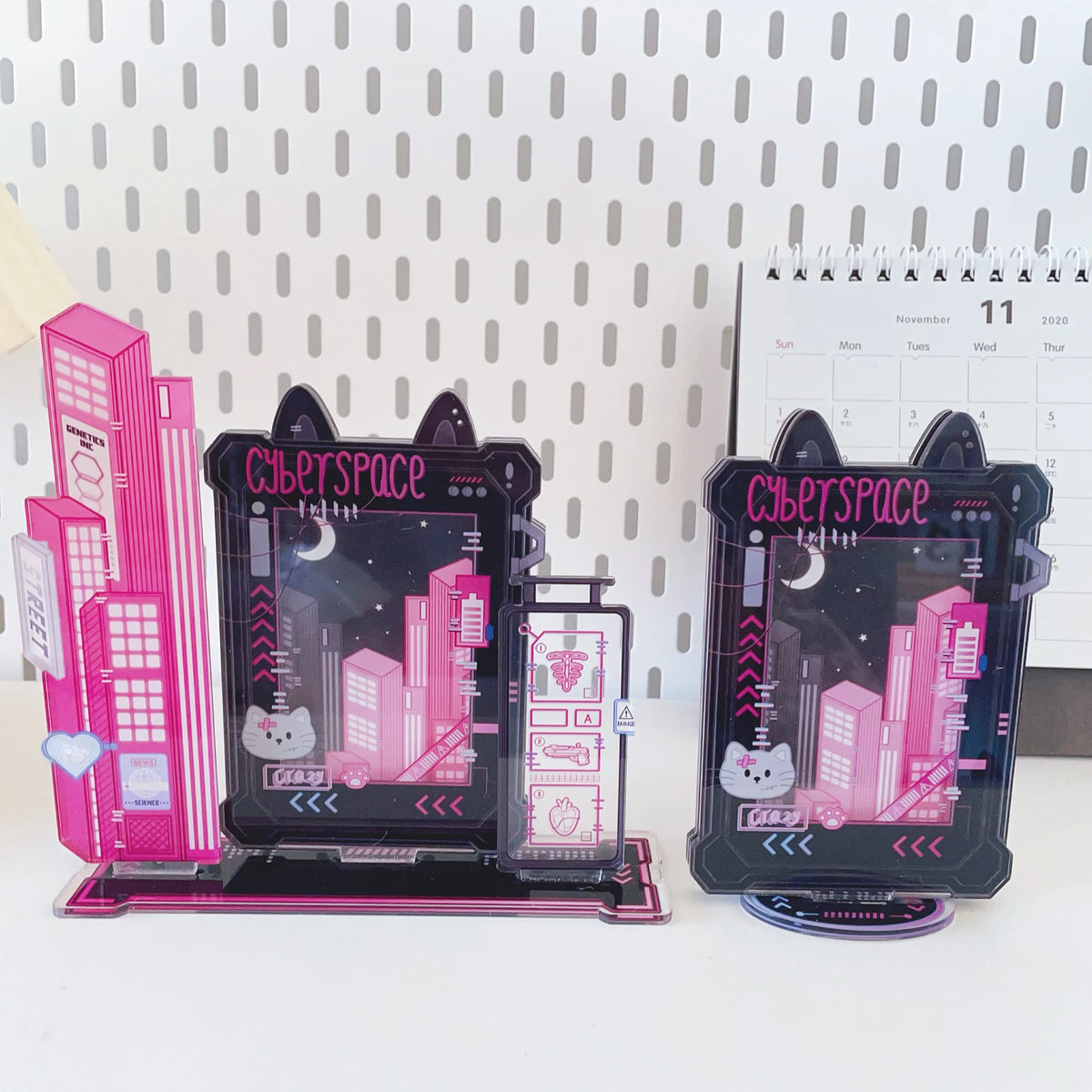 cadre photo cyberpunk transparent graphismes futuriste noir rose violet