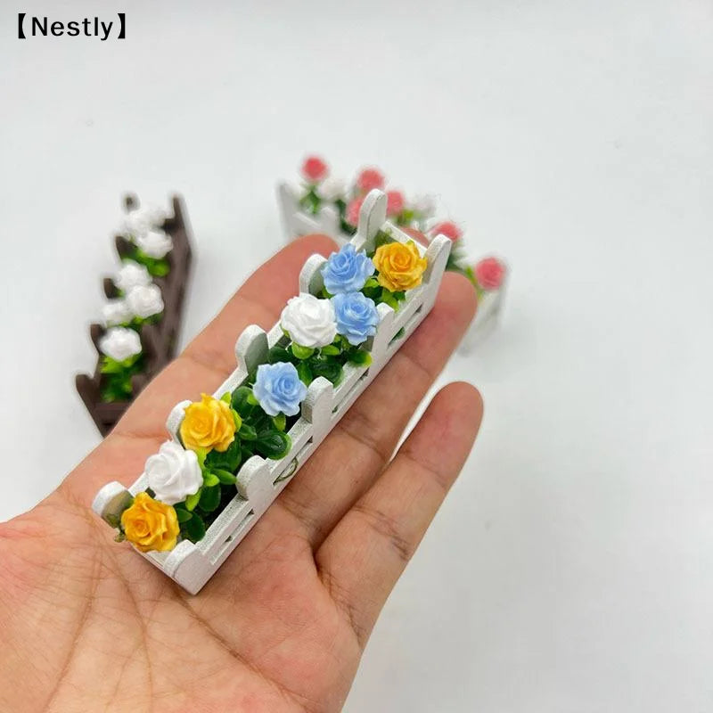 miniature clôture fleurs roses artificielles feuilles vertes décoration jardin blanc marron miniature