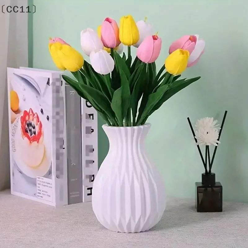 vase blanc moderne rayures verticales décoration intérieure bouquets artificiels salon