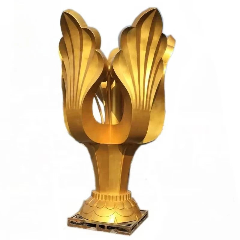 sculpture métal fleur dorée abstraite extérieure art floral argenté moderne