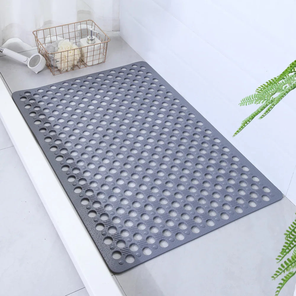 tapis douche gris perforations circulaires ventouses antidérapantes moderne minimaliste salle bain
