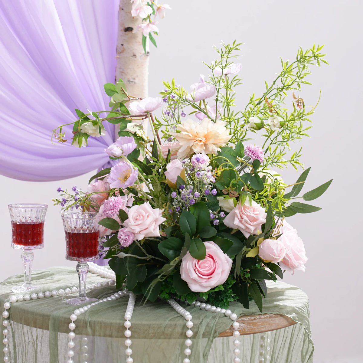 arche décorative mariage violet clair fleurs artificielles romantique roses dahlias eucalyptus guirlande bouquet