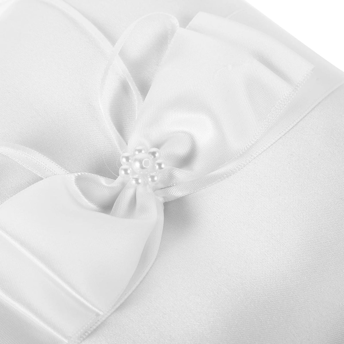 coussin blanc satiné élégant nœud rubans détachables cérémonie mariage porte alliances sophistiqué charme