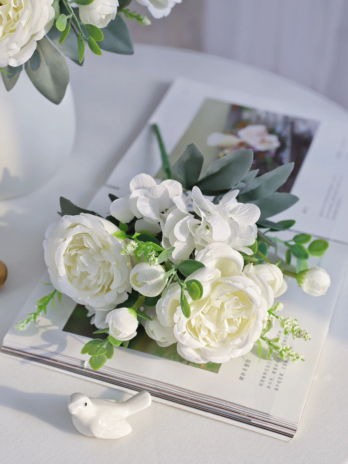 bouquets fleurs artificielles pivoine roses hortensias vases décor maison anniversaire mariage