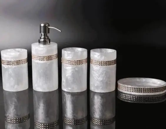 distributeur savon huiles essentielles moderne élégant blanc noir marbré set accessoires