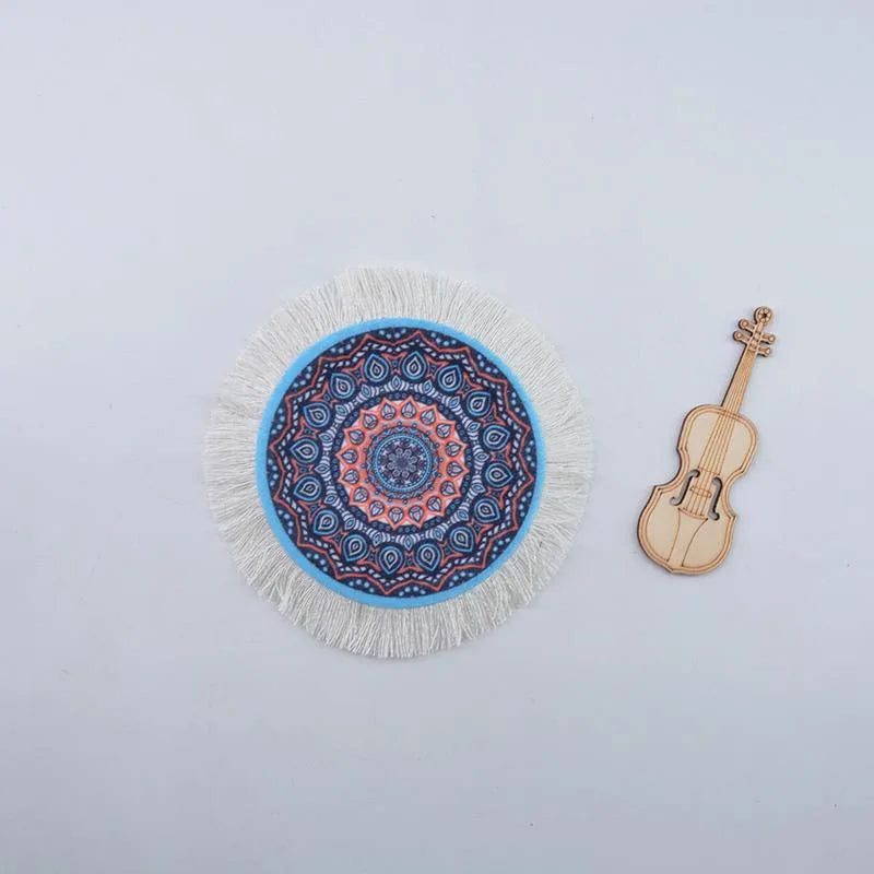 serviettes table multicolores mandala franges blanches ethnique boho chic violon miniature bois