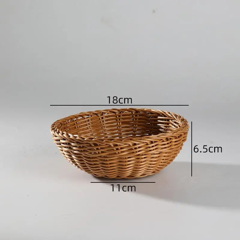 panier osier marron clair tissage traditionnel rustique poignées métalliques fruits légumes maison restaurant