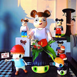 figurines animées grands yeux coiffures variées couleurs vives pack cadeau enfants modernes