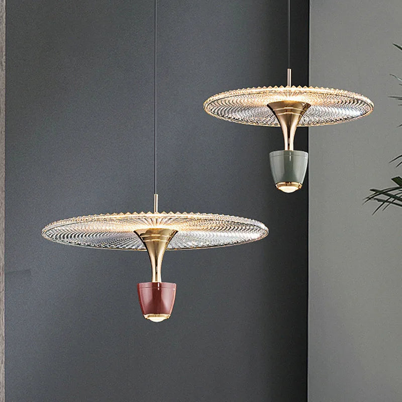 suspension lumineuse moderne élégante dorée transparente câble suspendu chambre salon étude