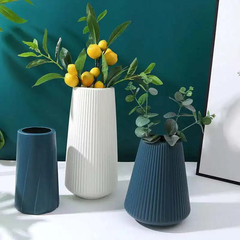 vases décoratifs modernes rayures verticales bleu blanc rose vert pastel minimaliste