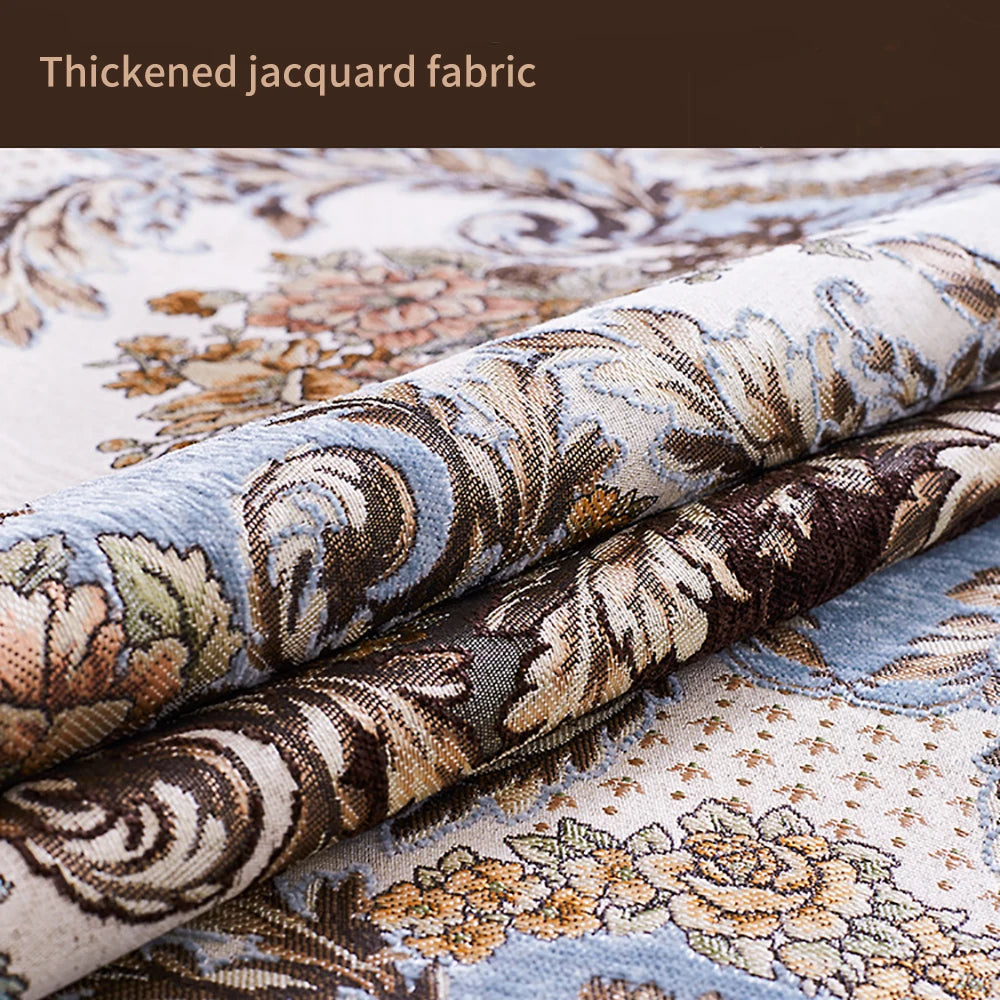 Tissu jacquard épais aux motifs floraux et ondulés dans des tons de bleu et de marron, créant un design textile riche et sophistiqué.