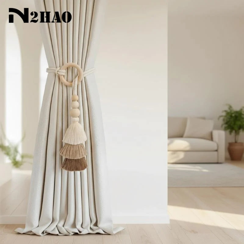 rideau boho chic anneaux bois pompons coton beige clair uni