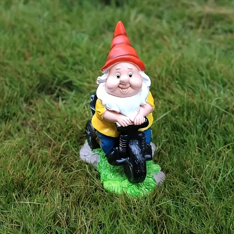 décoration jardin gnome moto rouge veste jaune pantalon bleu barbe blanche fleurs jaunes