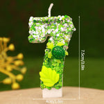 bougies numériques forme chiffres anniversaire verte blanche jaune feuilles
