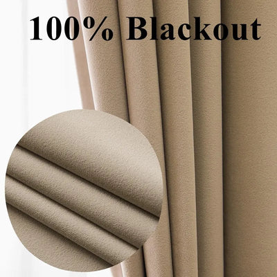 Rideau occultant beige velours dans un salon moderne