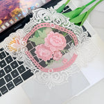 serviettes table vintage broderie florale dentelle rose blanc vert