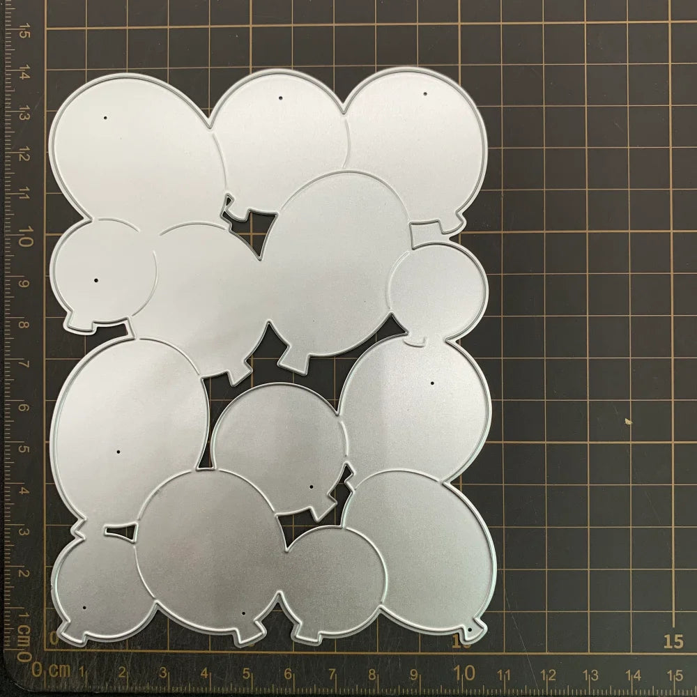 ciseaux découpe blancs motifs floraux géométriques artisanal papier cartonné bricolage scrapbooking