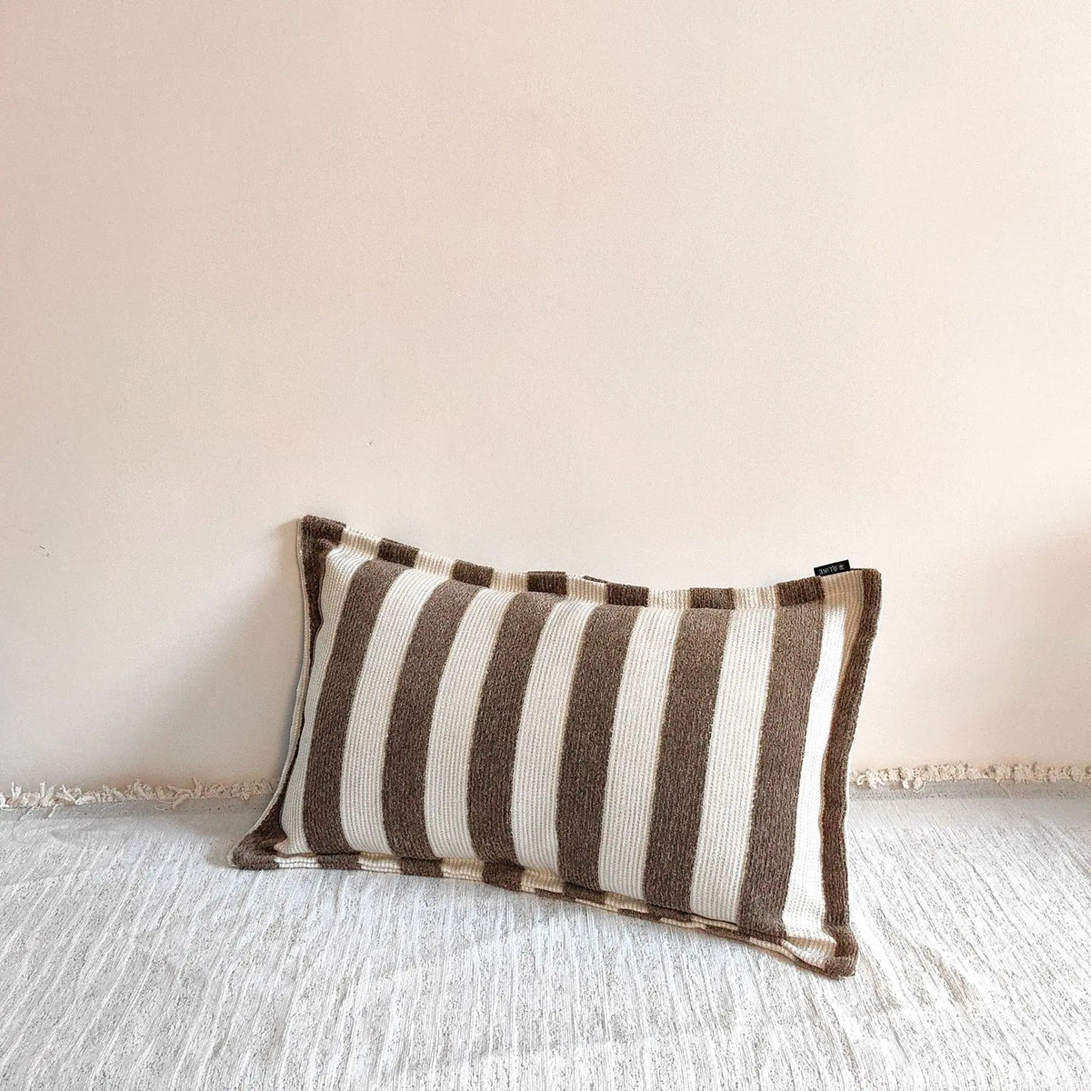 housses coussin polyester rayées beige marron modernes adhésives lit dimension 30x50cm 45x45cm decoration interieur
