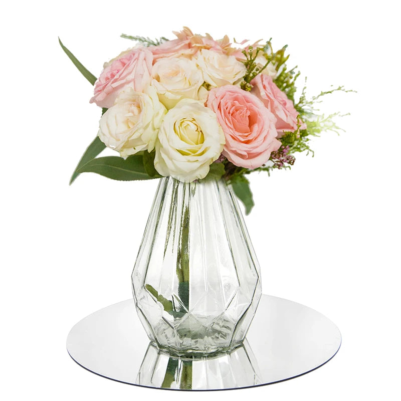 plateaux table blancs rayures horizontales adhésifs modernes décoration intérieure élégante bougies eucalyptus