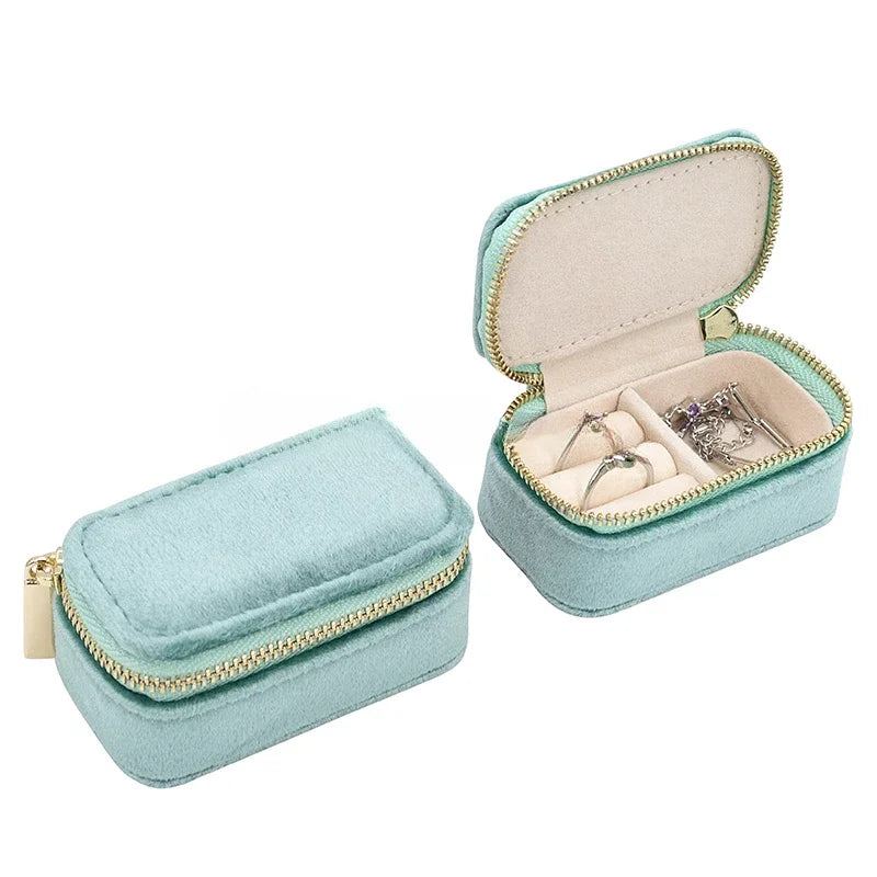 boîte bijoux velours classique bagues colliers bracelets portable opacité fermoir dorée voyage réutilisable pastel
