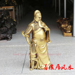 statue bronze doré guerrier traditionnel chinois longue barbe bâton faucille détails sculptés complexe