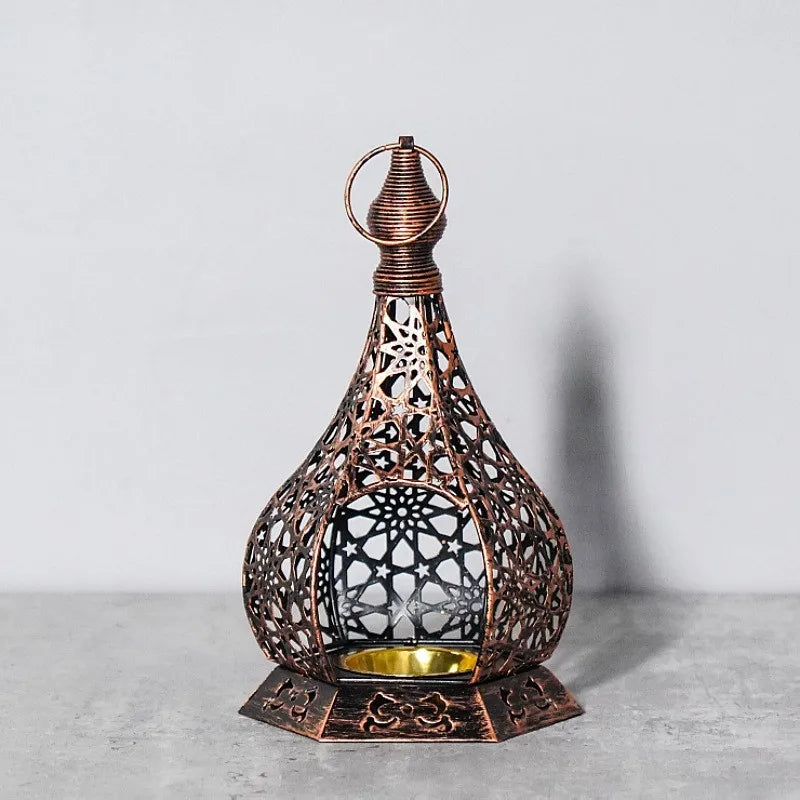 lanterne artisanale dorée ornements géométriques bougie suspendue traditionnelle noël anniversaire