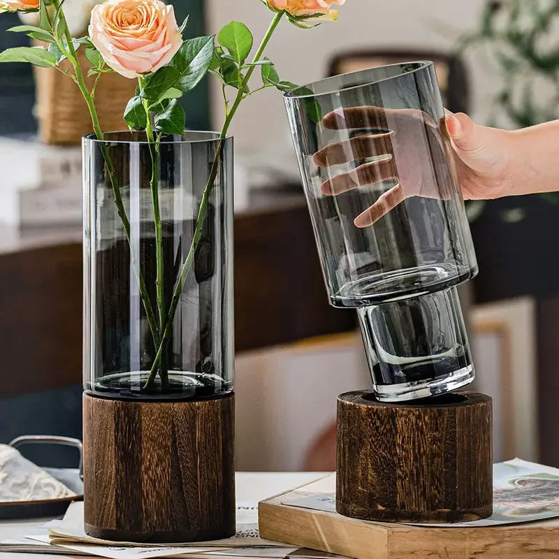 vase verre transparent moderne base bois décoration intérieure minimaliste table salon