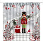 Des rideaux rouges festifs avec des personnages de fiction, suspendus à la fenêtre le jour de Noël. Ces rideaux, ornés de décorations de Noël et d'un chapeau de costume en forme d'ornement, créent une ambiance chaleureuse pour les vacances. Parfaits pour l'ambiance du réveillon de Noël, ces rideaux contribuent à la magie de la saison des fêtes.