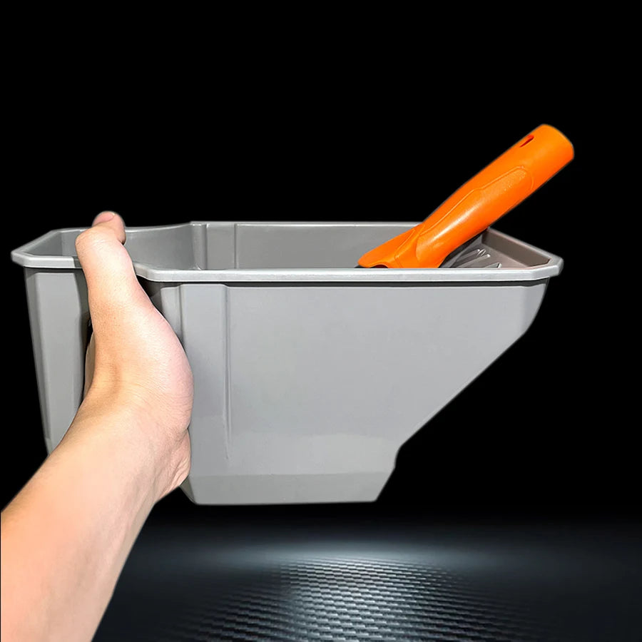 seau peinture couvercle gris clair orange texturé losanges relief moderne utilitaire rouleau pinceau