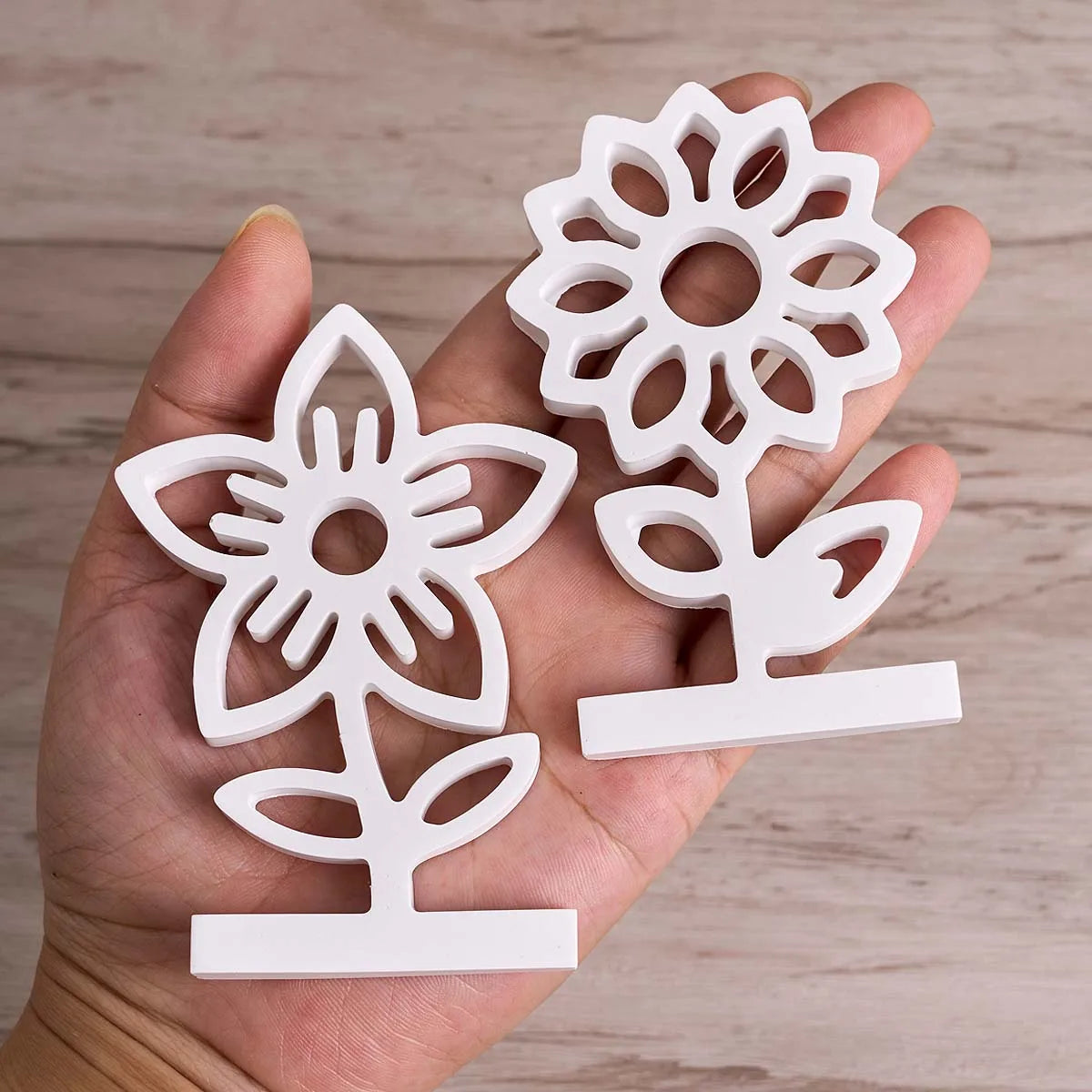 porte carte silicone forme fleur moderne blanc adhésif minimaliste motifs floraux légèrement rugueux