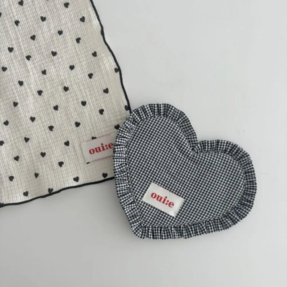 serviettes table vichy bleu clair blanc décoratives modernes pliées tissu respectueux environnement