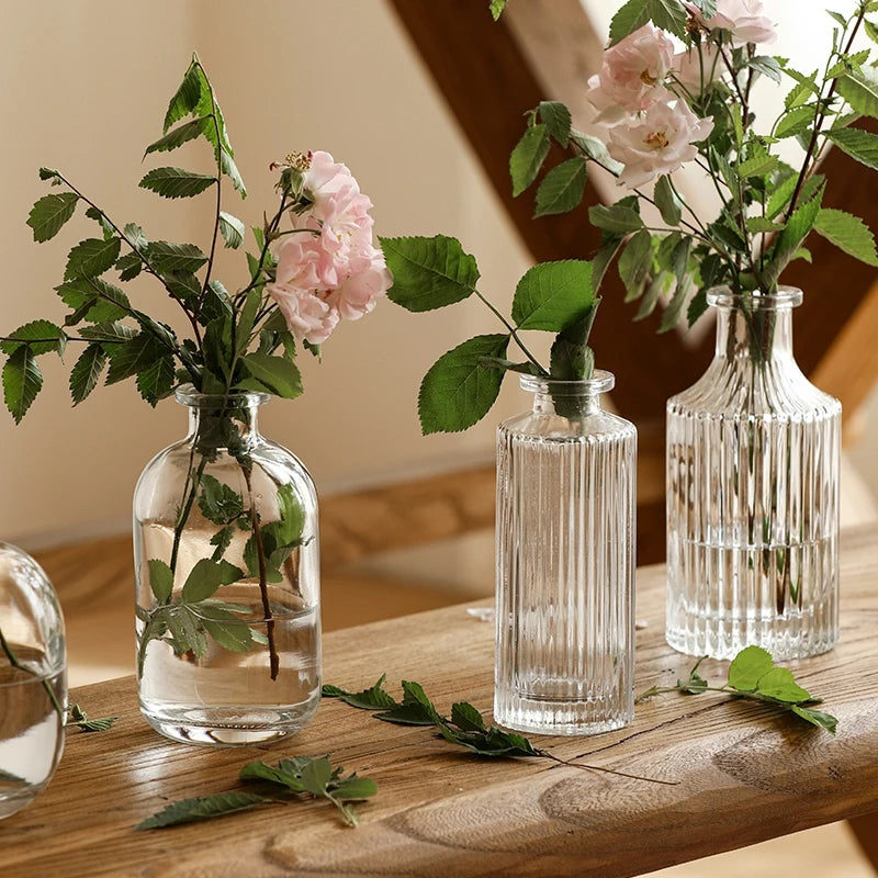 vases transparents moderne rayures verticales fleurs artificielles minimaliste verre deco table salon