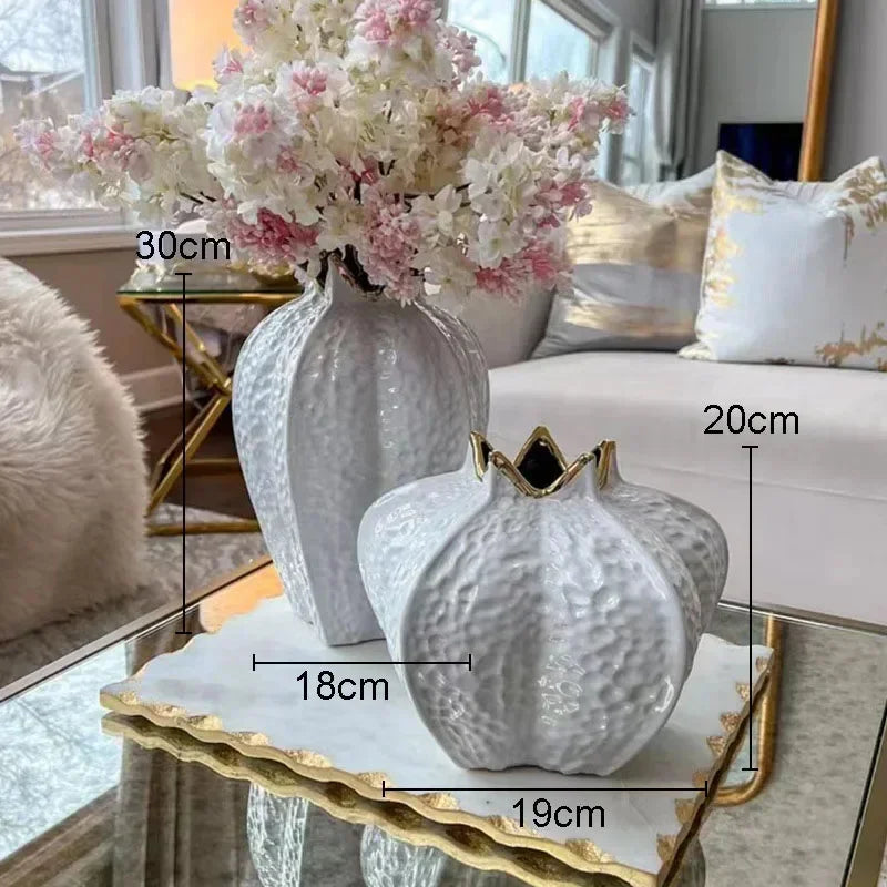 vases décoratifs modernes blanc doré rouge texture martelée élégants coquettes