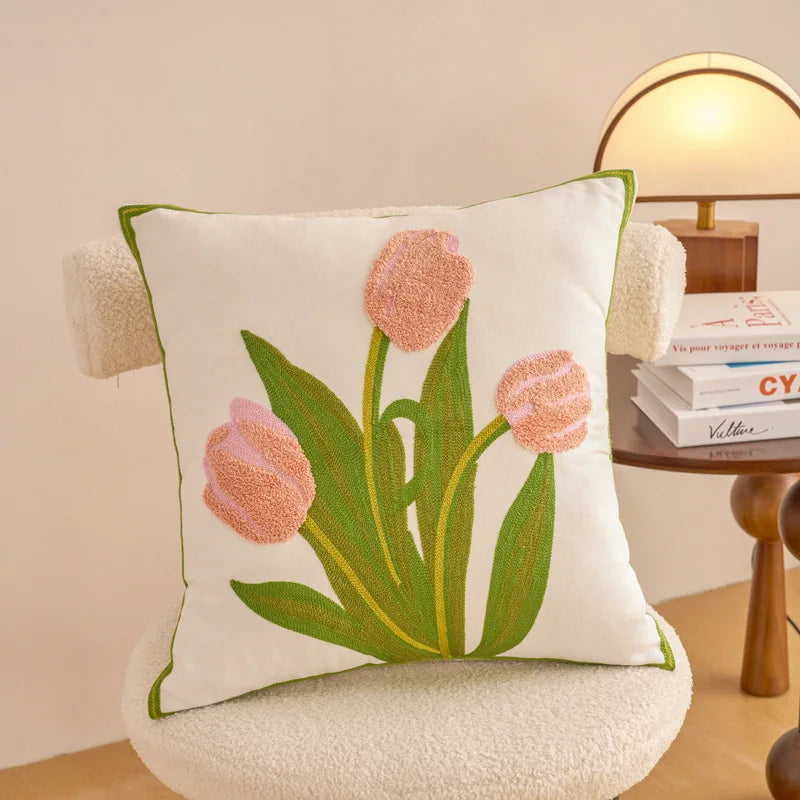 housse coussin brodée motif floral moderne poly coton décoration intérieure blanc vert bleu jaune