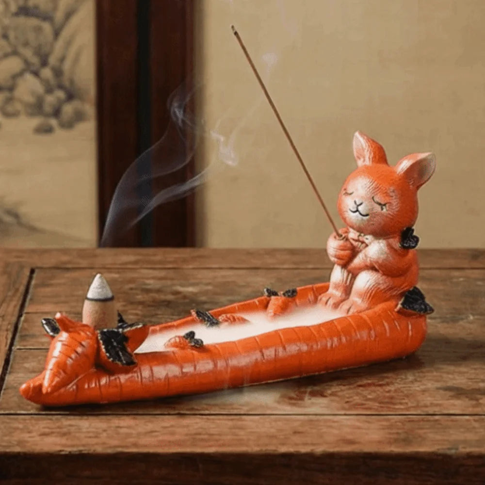 diffuseur encens forme carotte lapin motif orange décoratif cartoon bougie feuilles verte ornement table