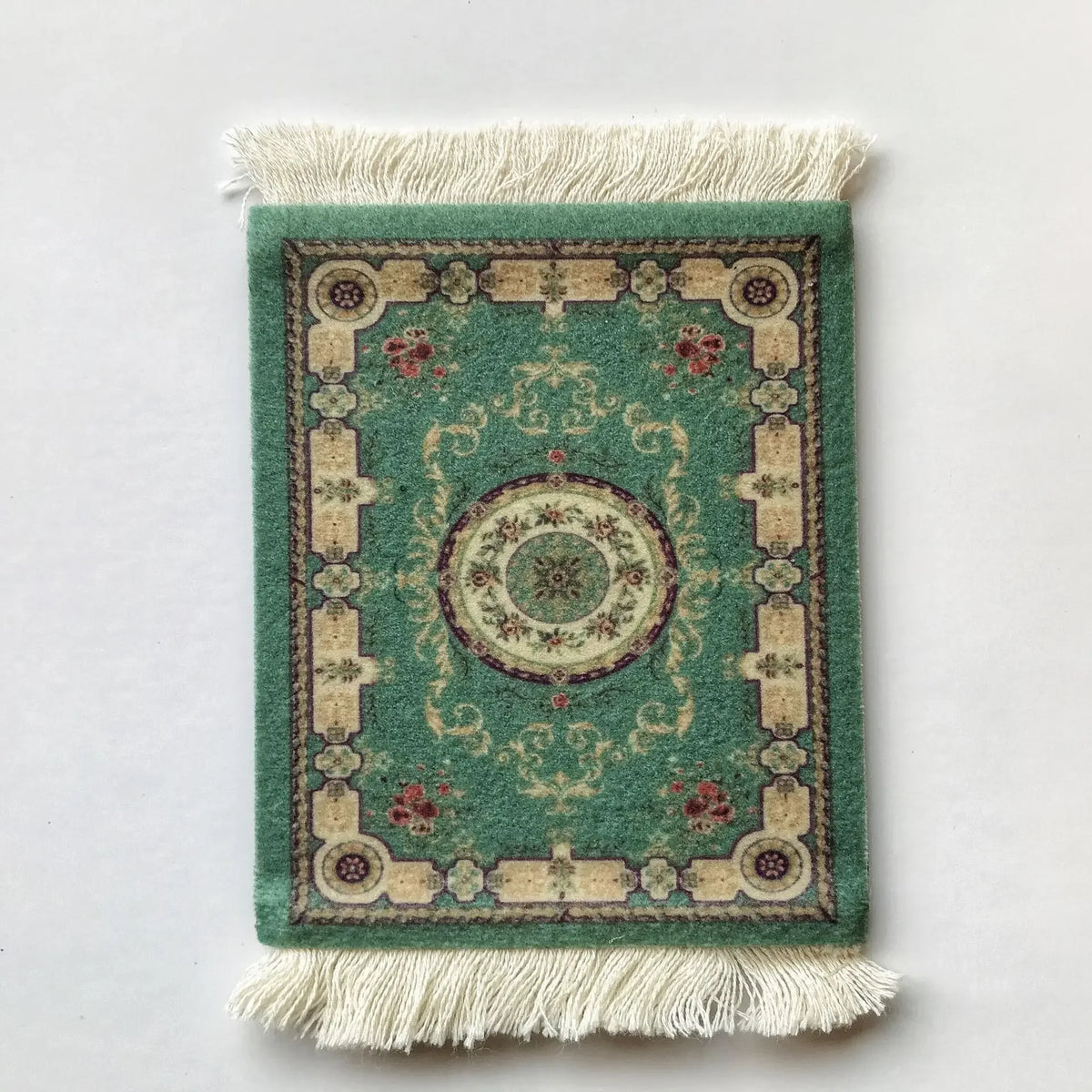 tapis table classique ornements floraux motifs géométriques franges rouge vert bleu beige blanc respectueux