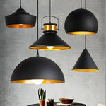 lampe suspension industrielle métal noir doré rétro moderne éclairage intérieur restaurant bar loft